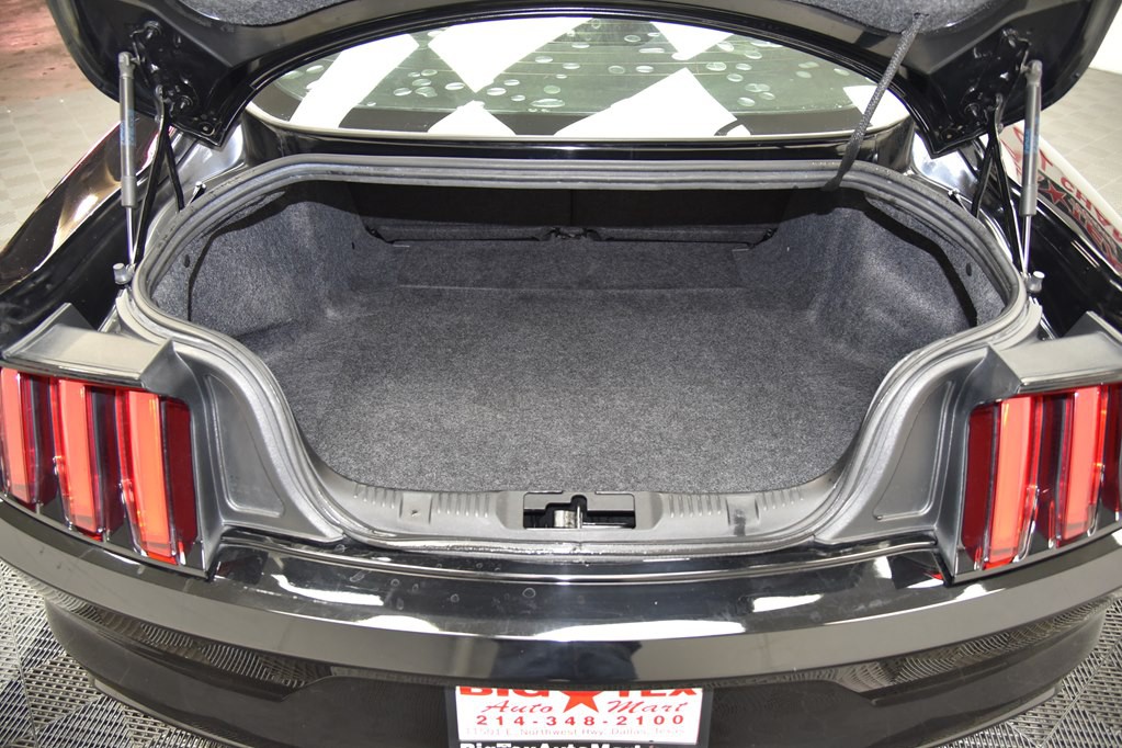 2017 Ford Mustang Image 21