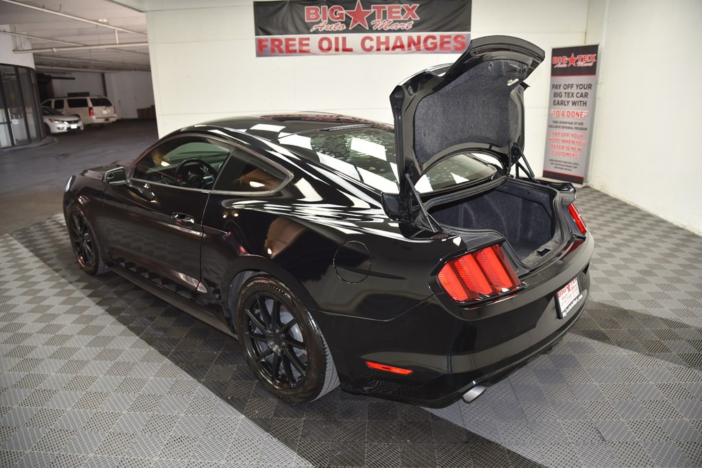 2017 Ford Mustang Image 22