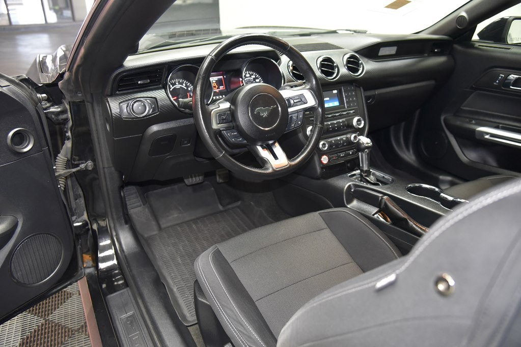 2017 Ford Mustang Image 25