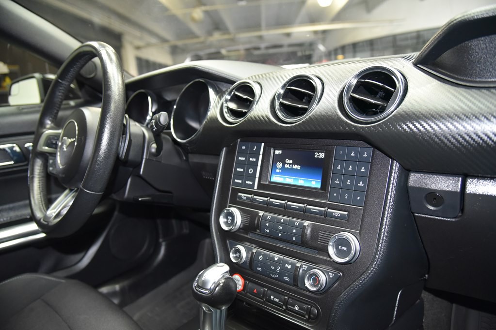 2017 Ford Mustang Image 36