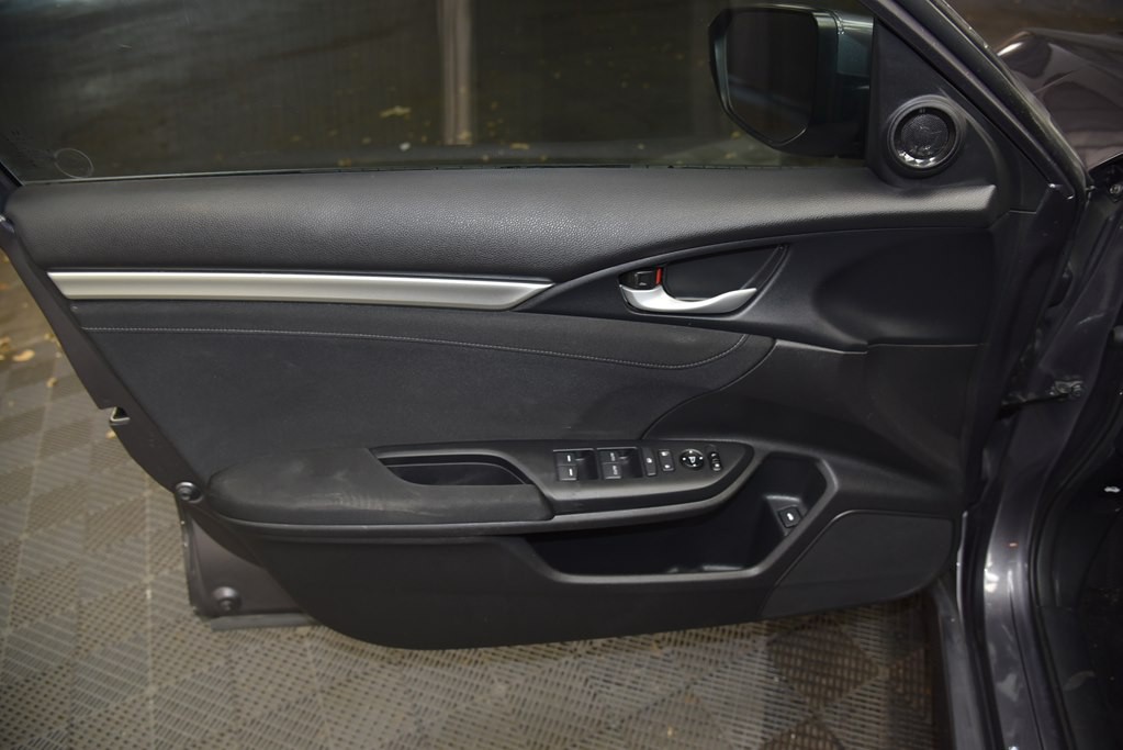 2018 Honda Civic Image 31