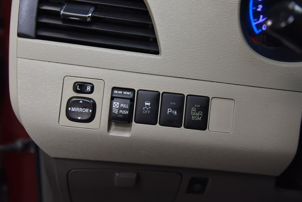 2014 Toyota Sienna Image 29