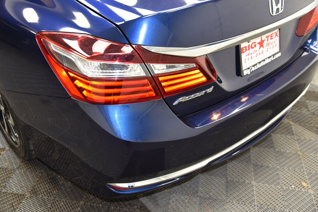 2016 Honda Accord Image 15