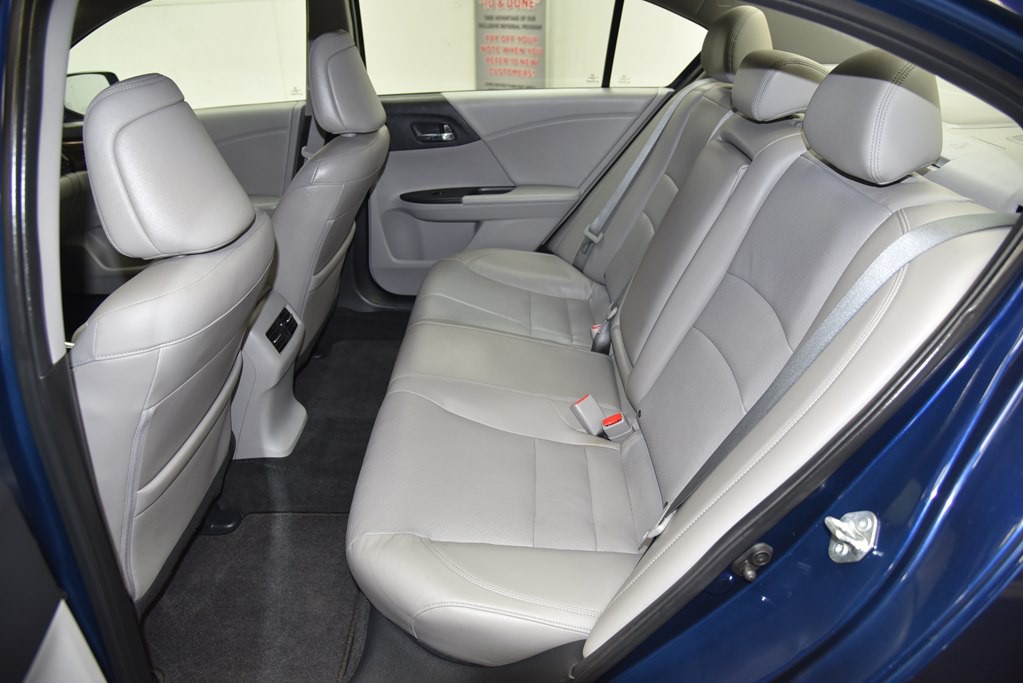 2016 Honda Accord Image 17