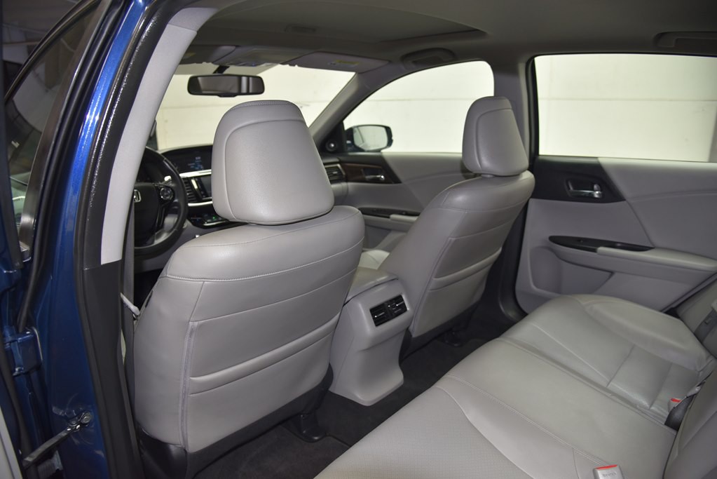 2016 Honda Accord Image 18
