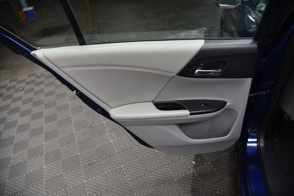 2016 Honda Accord Image 19