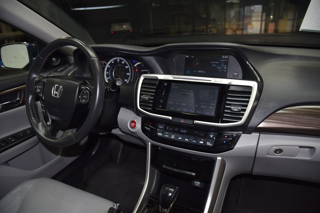 2016 Honda Accord Image 23