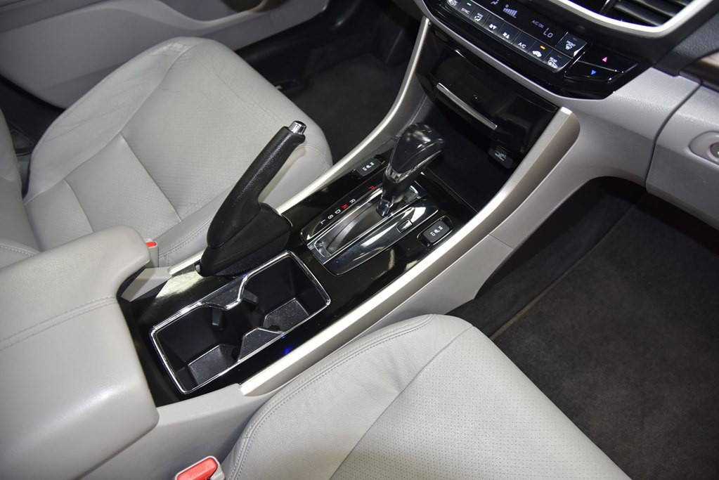 2016 Honda Accord Image 24