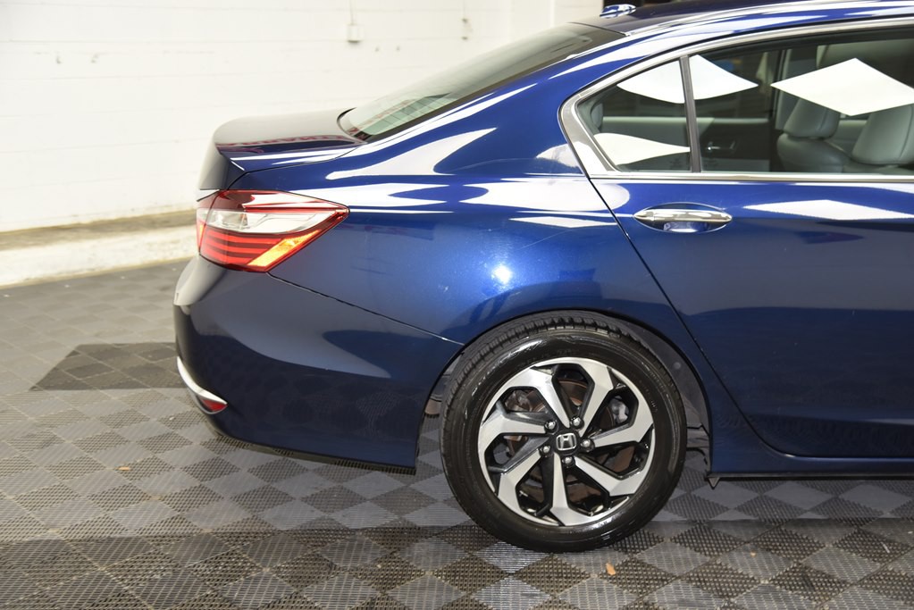 2016 Honda Accord Image 30