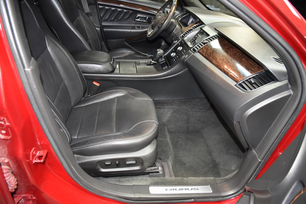 2016 Ford Taurus Image 25