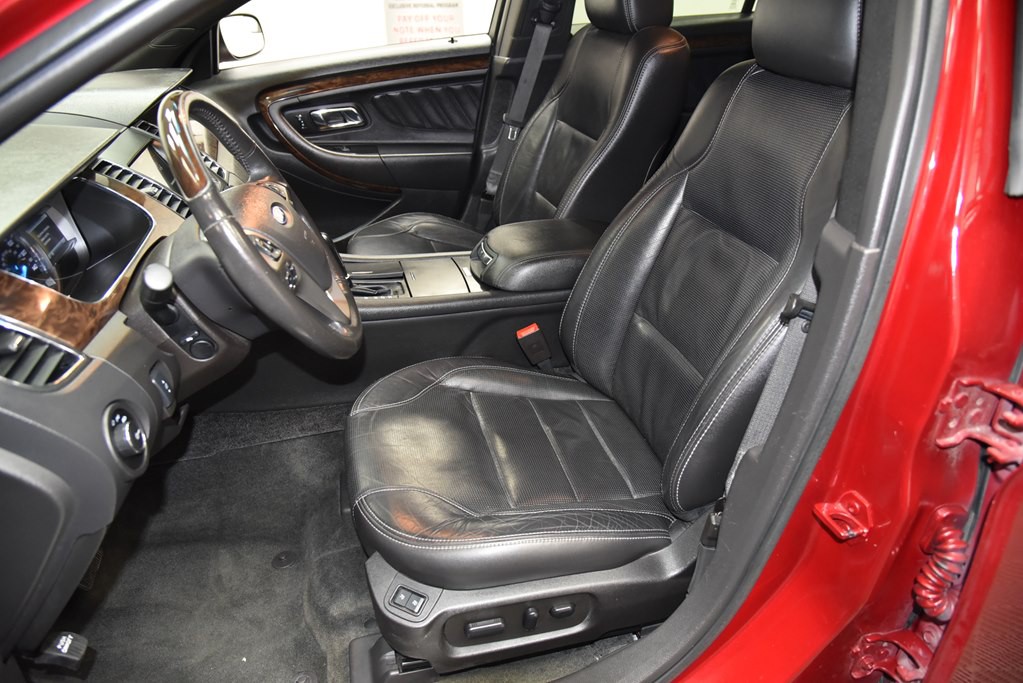 2016 Ford Taurus Image 30