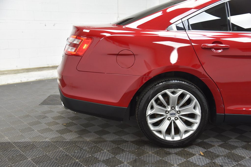 2016 Ford Taurus Image 34