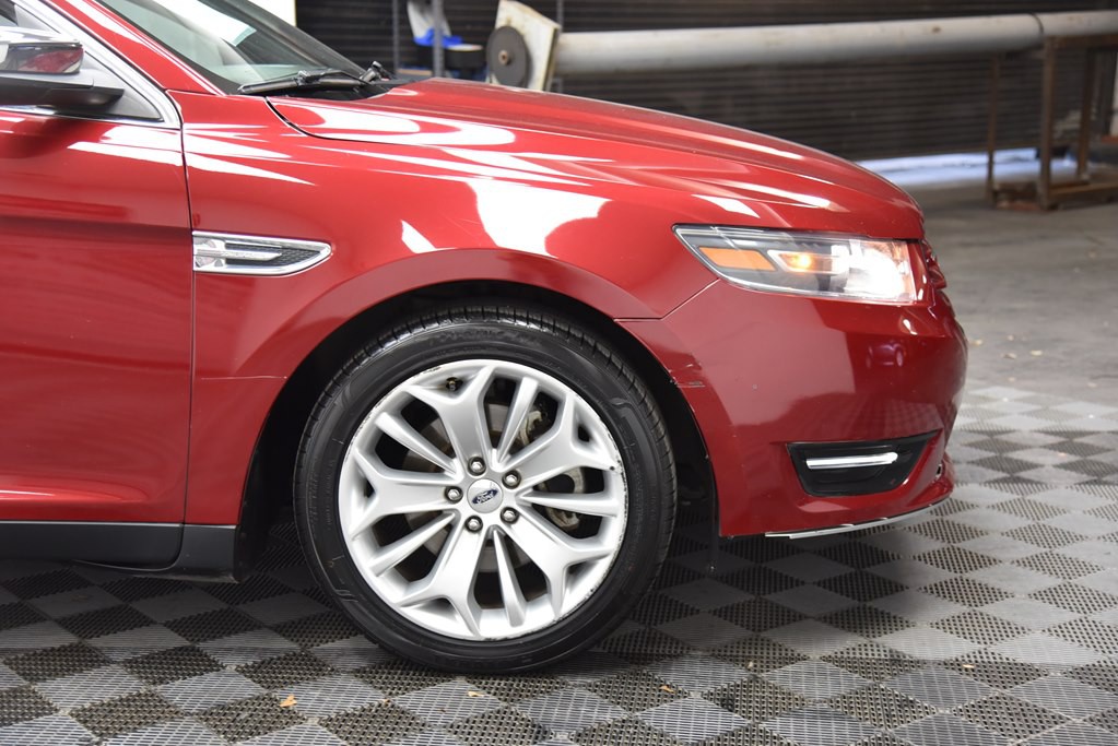 2016 Ford Taurus Image 35