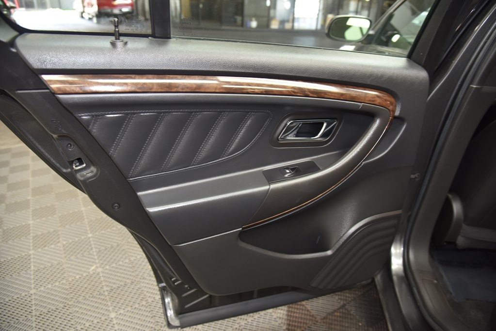 2018 Ford Taurus Image 19