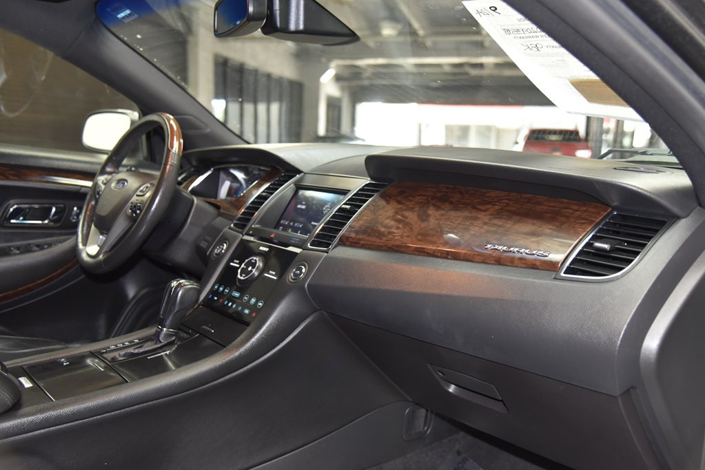 2018 Ford Taurus Image 24