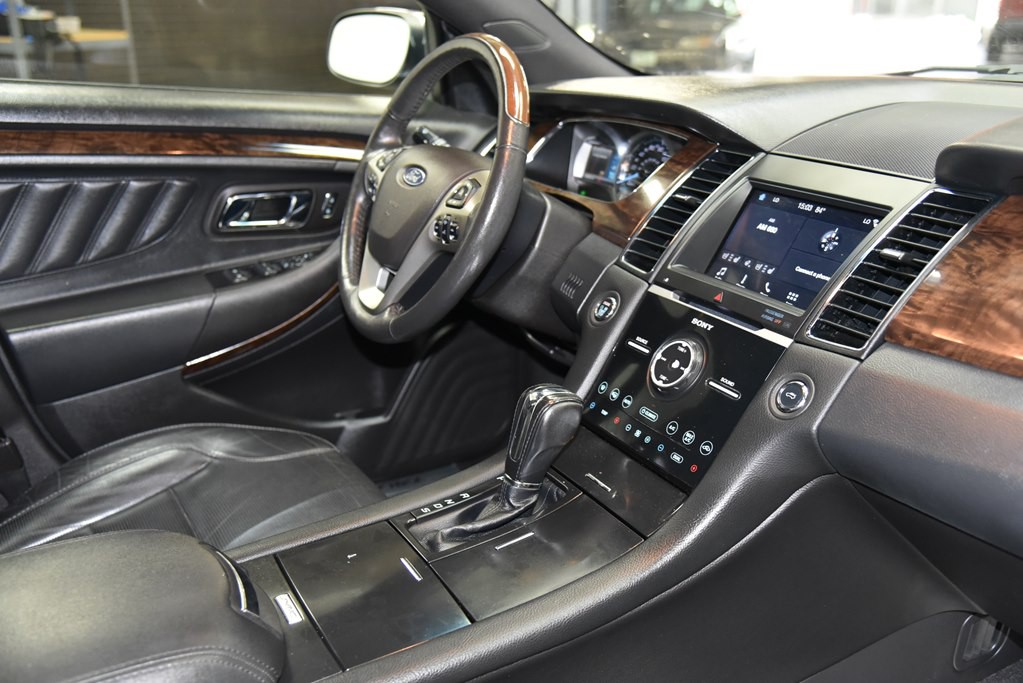 2018 Ford Taurus Image 25