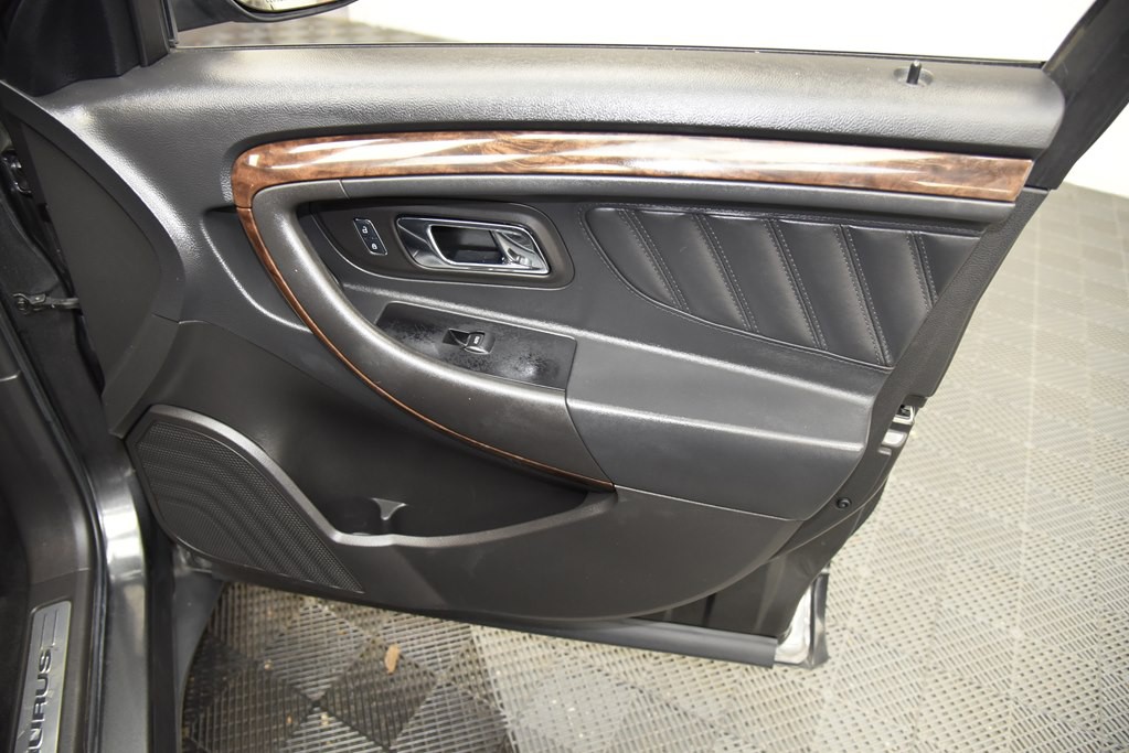 2018 Ford Taurus Image 26