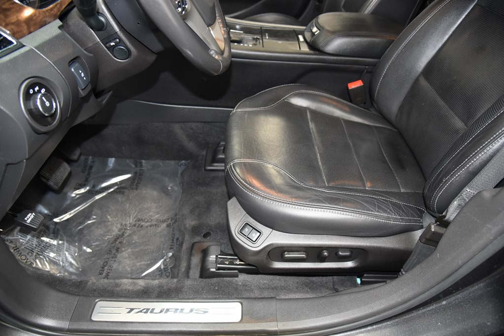 2018 Ford Taurus Image 30