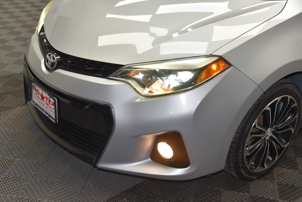 2016 Toyota Corolla Image 10