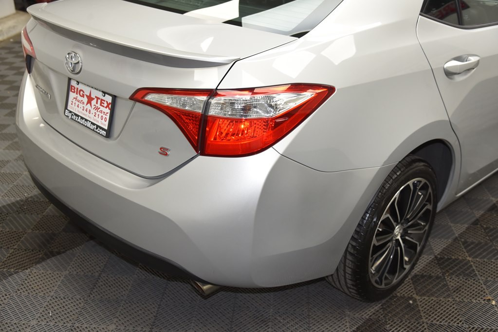 2016 Toyota Corolla Image 13