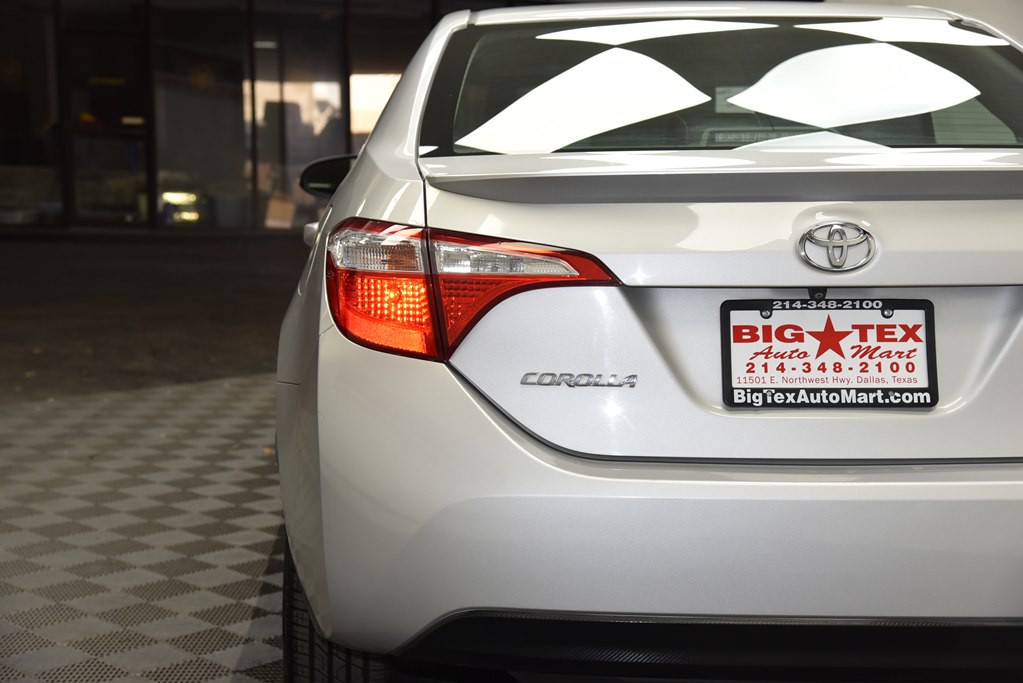 2016 Toyota Corolla Image 15