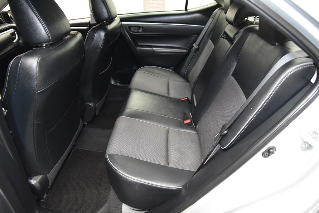 2016 Toyota Corolla Image 17
