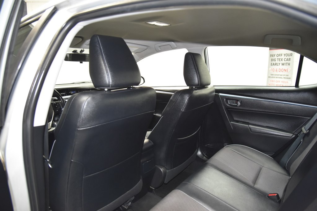2016 Toyota Corolla Image 18