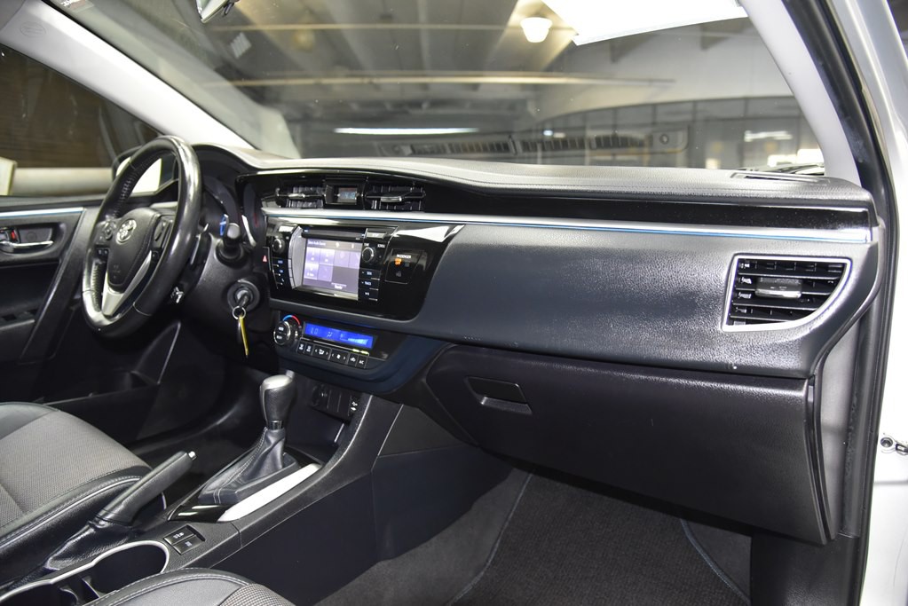2016 Toyota Corolla Image 27