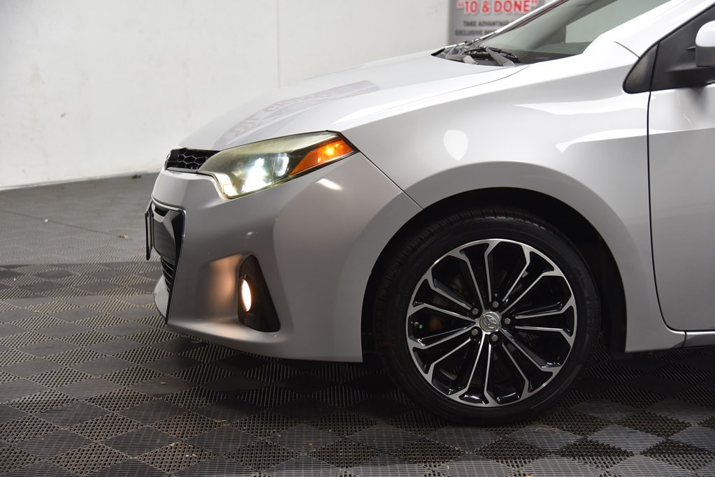 2016 Toyota Corolla Image 33