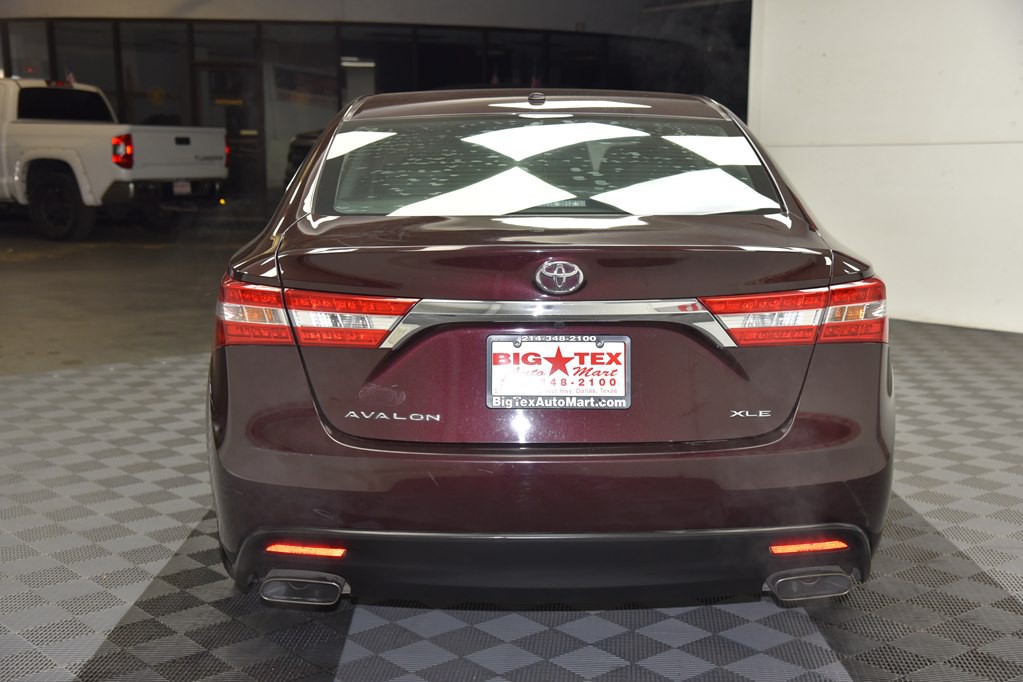 2015 Toyota Avalon Image 4