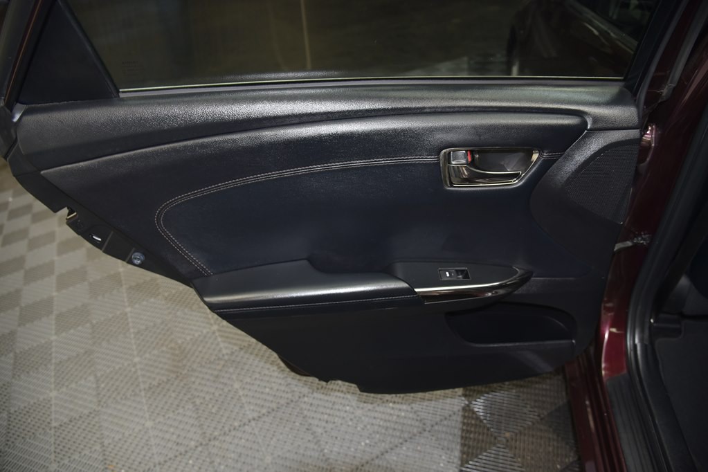 2015 Toyota Avalon Image 18