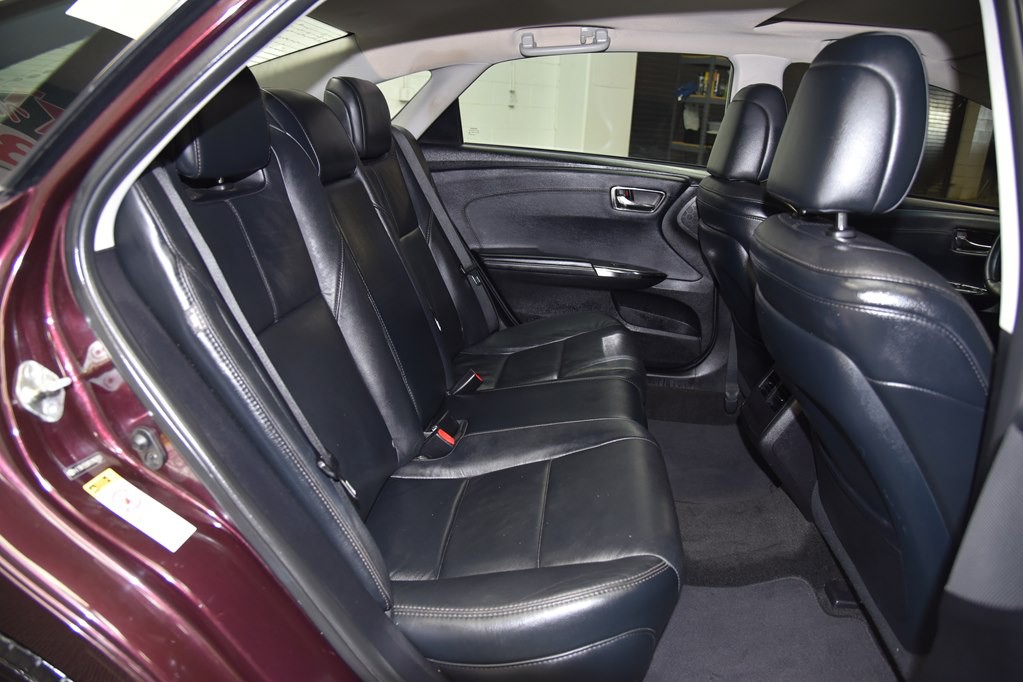 2015 Toyota Avalon Image 19