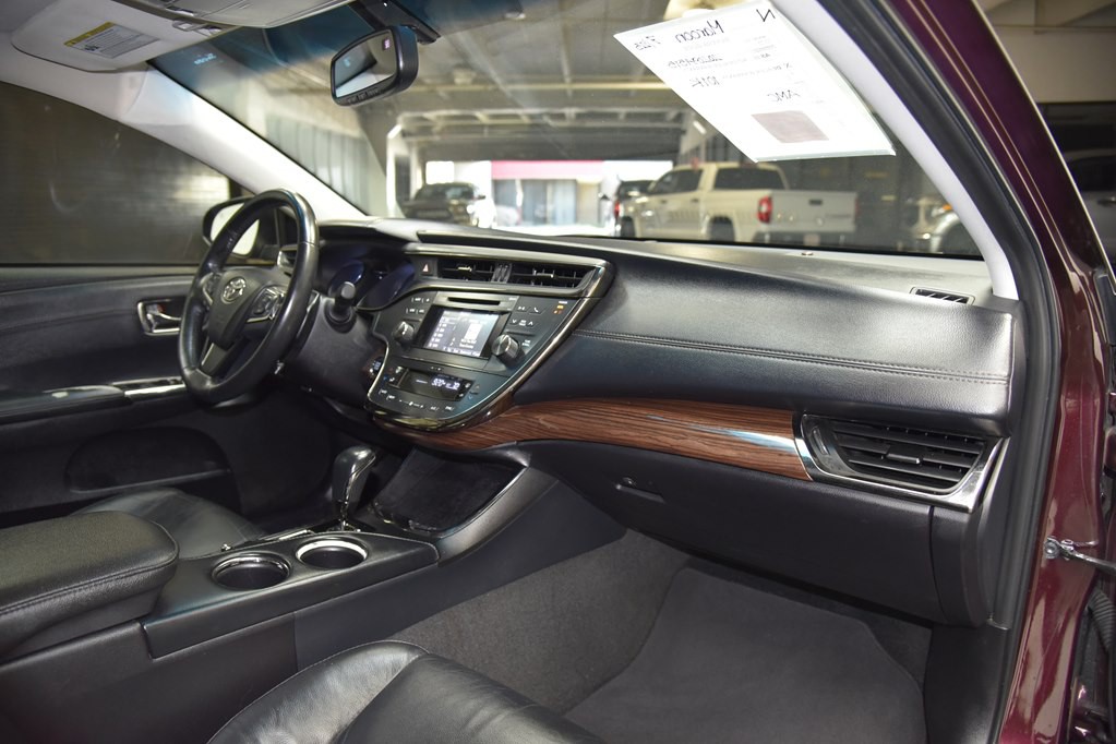 2015 Toyota Avalon Image 24