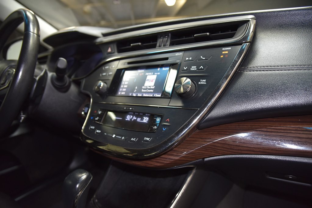 2015 Toyota Avalon Image 25
