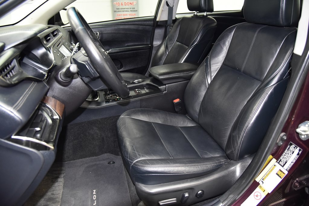 2015 Toyota Avalon Image 28
