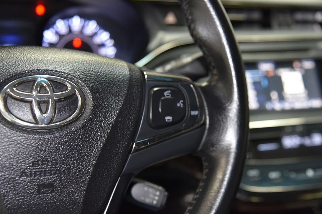 2015 Toyota Avalon Image 36