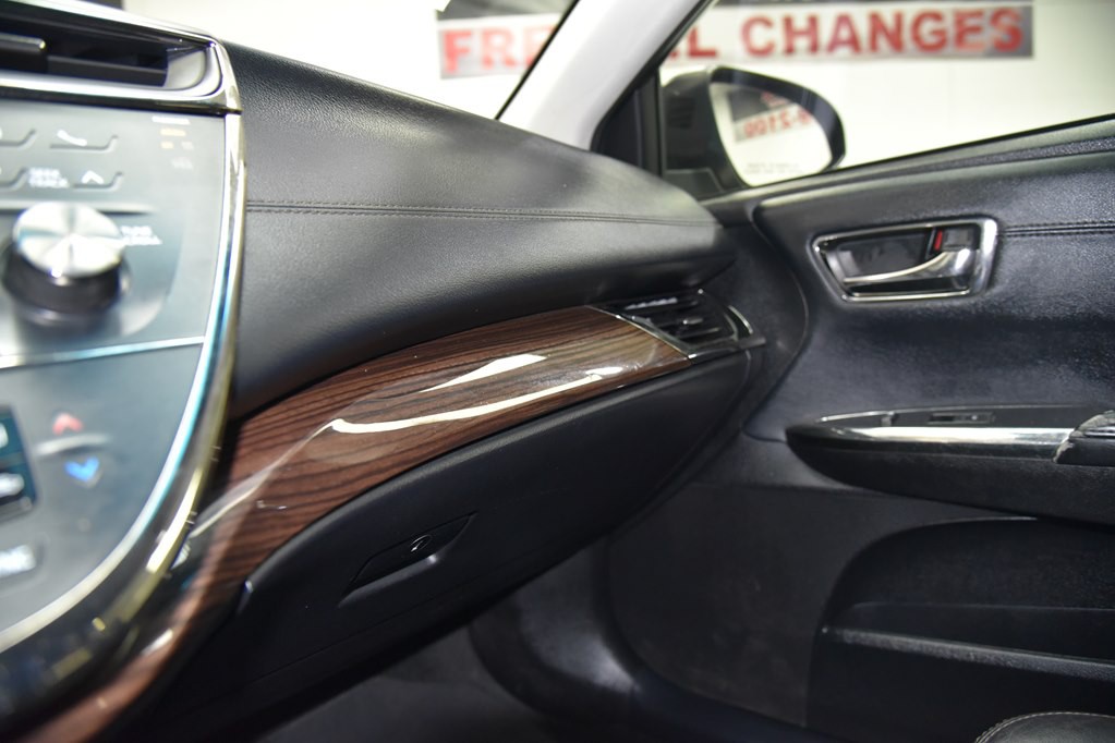 2015 Toyota Avalon Image 39