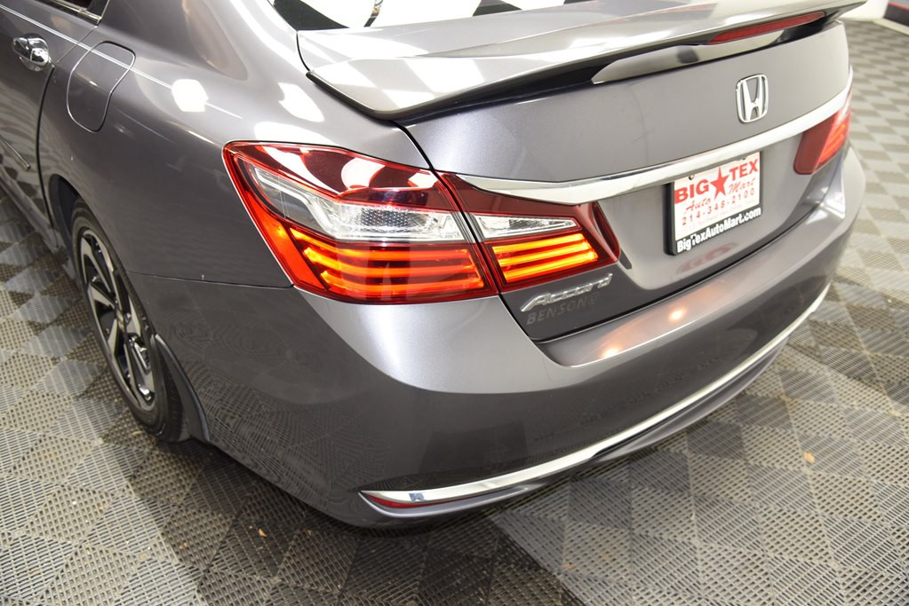 2016 Honda Accord Image 16