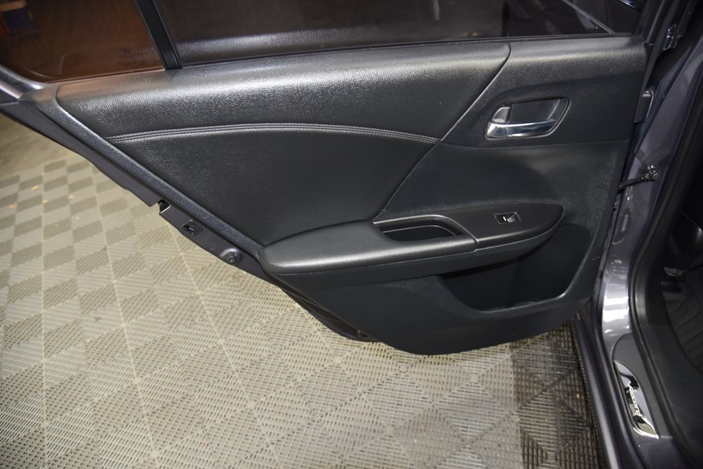 2016 Honda Accord Image 21