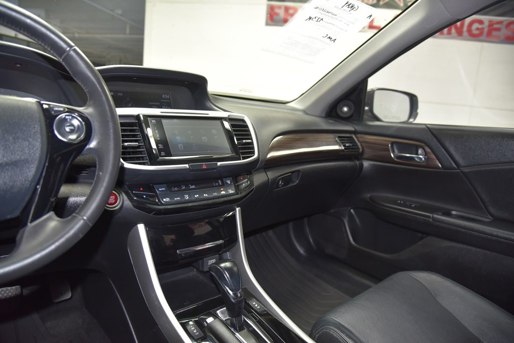 2016 Honda Accord Image 24