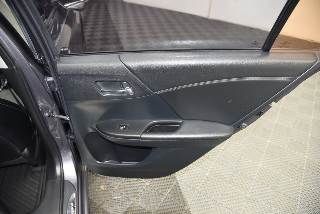 2016 Honda Accord Image 26