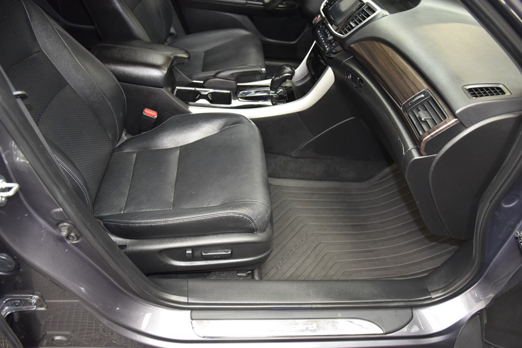 2016 Honda Accord Image 28