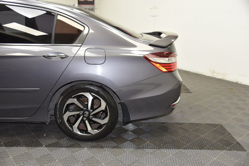 2016 Honda Accord Image 32