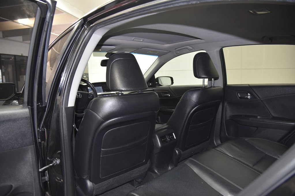2013 Honda Accord Image 18