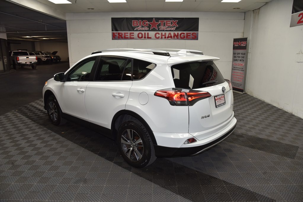 2018 Toyota Rav4 Image 3
