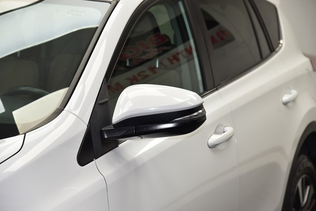 2018 Toyota Rav4 Image 9