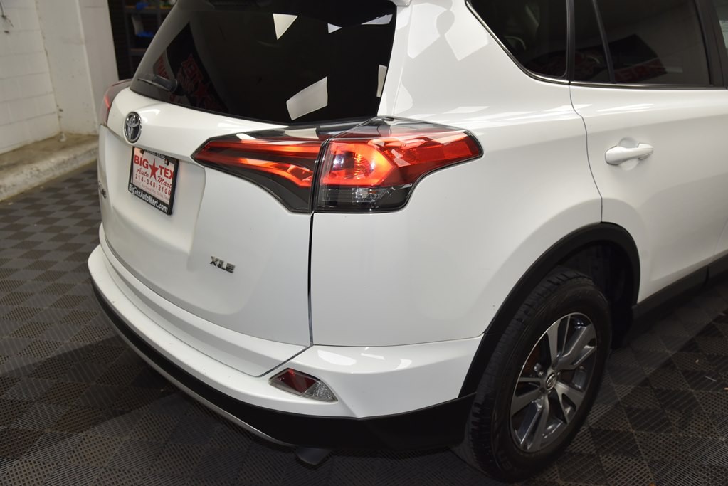 2018 Toyota Rav4 Image 13