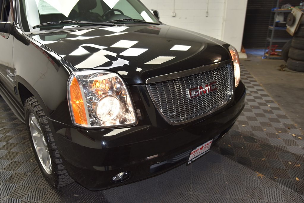 2011 GMC Yukon Image 12