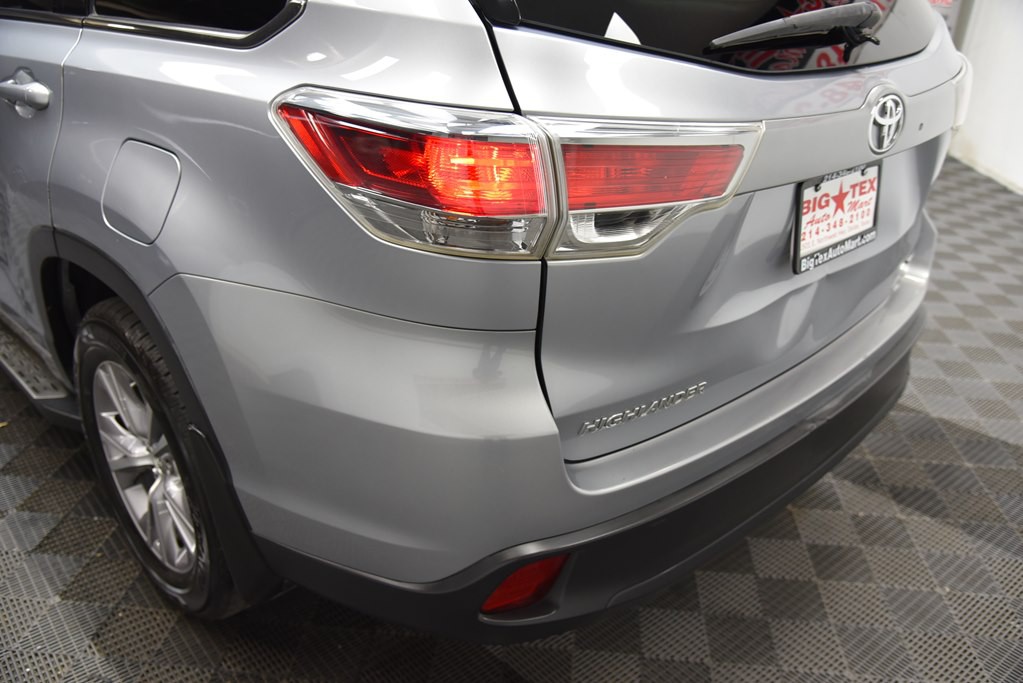 2014 Toyota Highlander Image 16