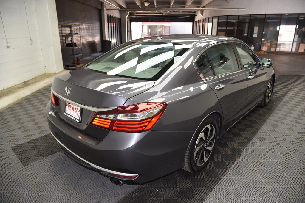 2017 Honda Accord Image 5